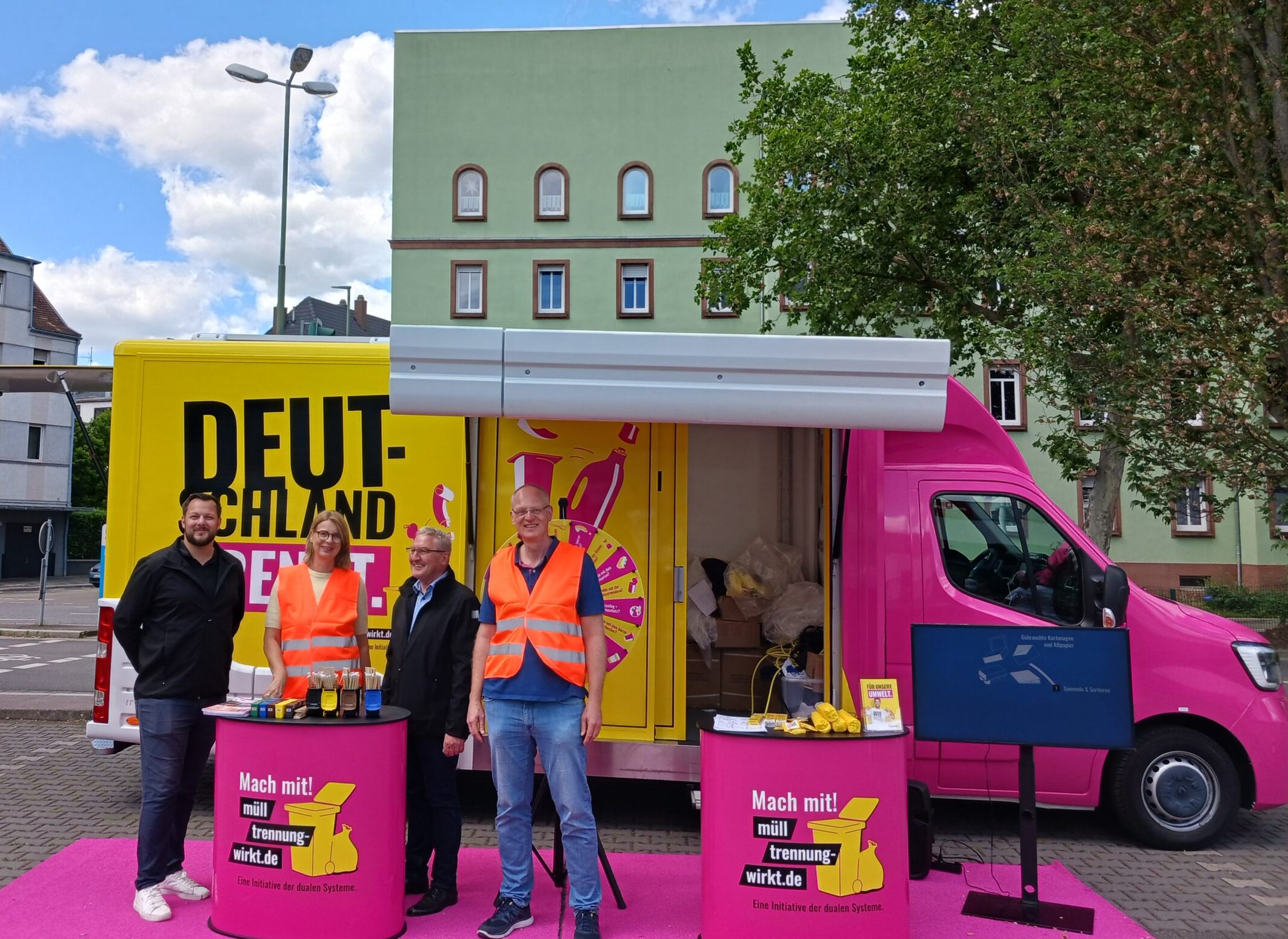 Deutschland trennt mit Showtruck und Team in Kaiserslautern.