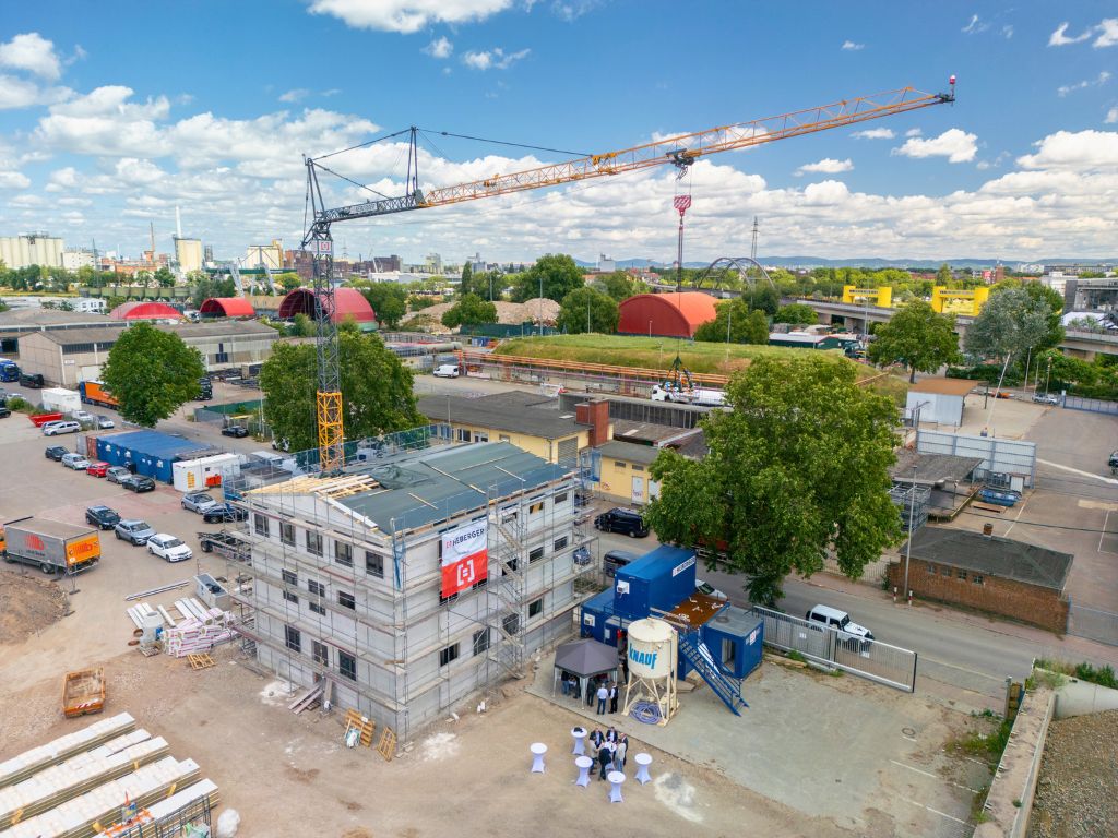 Bild von dem Bau der neuen Betriebsstätte in Mannheim (Jakob becker Entsorgungs-GmbH).